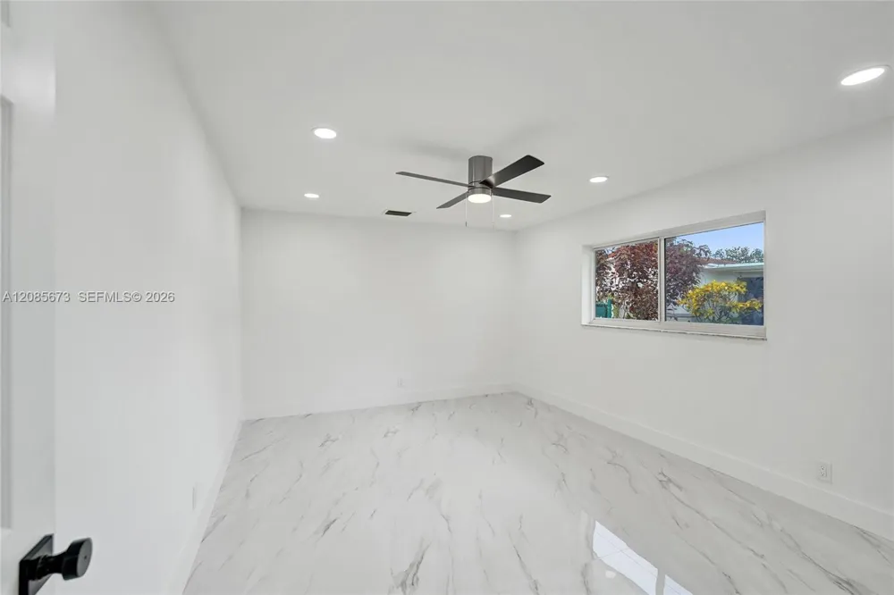 10601 NW 43rd Ct Coral Springs, FL 33065