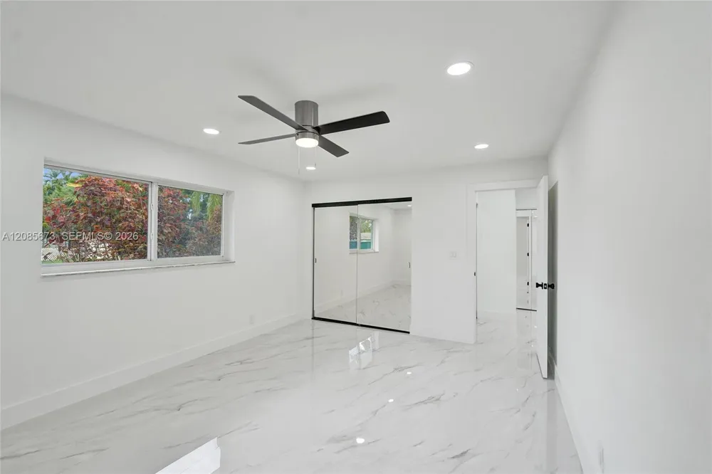 10601 NW 43rd Ct Coral Springs, FL 33065