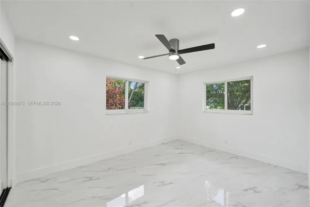 10601 NW 43rd Ct Coral Springs, FL 33065