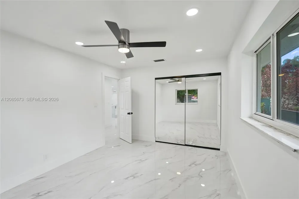 10601 NW 43rd Ct Coral Springs, FL 33065