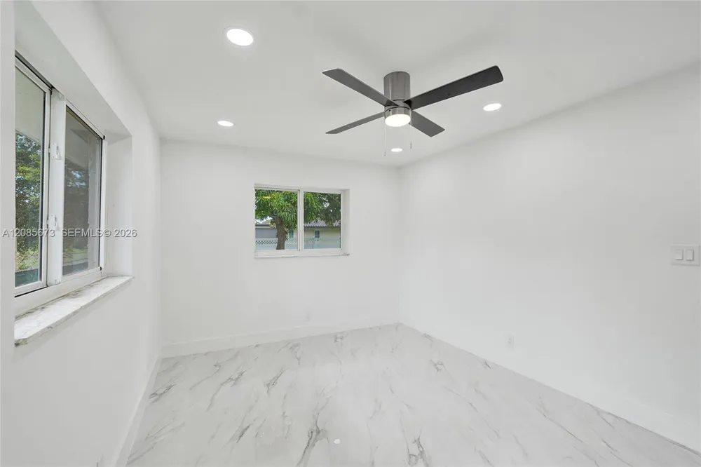 10601 NW 43rd Ct Coral Springs, FL 33065