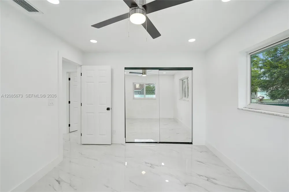 10601 NW 43rd Ct Coral Springs, FL 33065