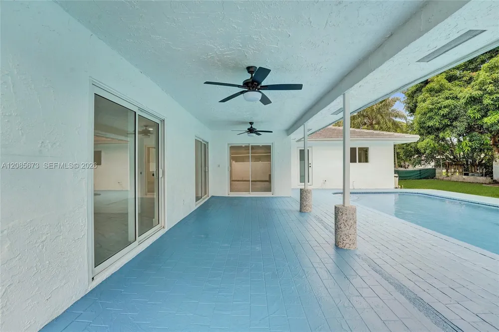10601 NW 43rd Ct Coral Springs, FL 33065