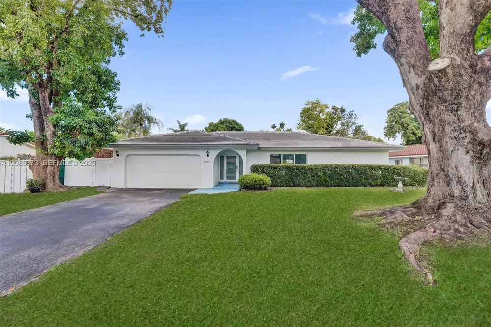 10601 NW 43rd Ct Coral Springs, FL 33065