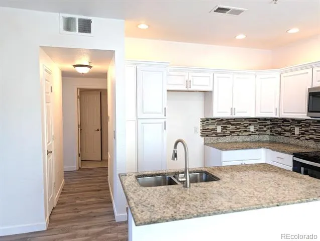 1614 Granby Way #103 Aurora, CO 80011