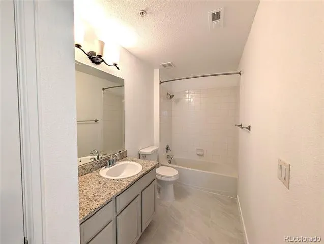 1614 Granby Way #103 Aurora, CO 80011