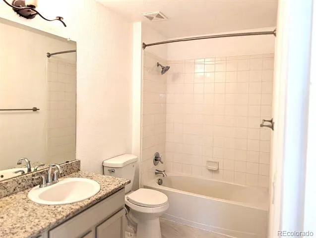 1614 Granby Way #103 Aurora, CO 80011