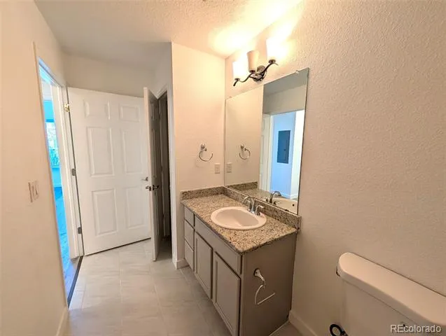 1614 Granby Way #103 Aurora, CO 80011