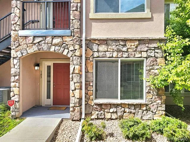 1614 Granby Way #103 Aurora, CO 80011