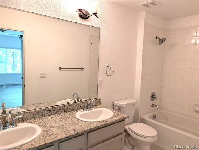1614 Granby Way #103 Aurora, CO 80011