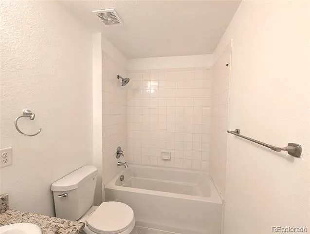 1614 Granby Way #103 Aurora, CO 80011