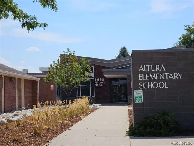 1614 Granby Way #103 Aurora, CO 80011