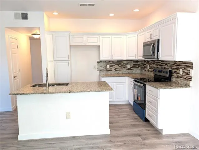 1614 Granby Way #103 Aurora, CO 80011