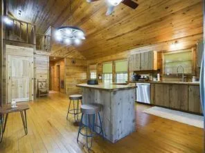 678 Old Phelps Road Huntsville, TX 77340