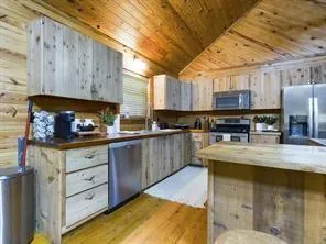 678 Old Phelps Road Huntsville, TX 77340