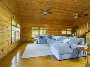 678 Old Phelps Road Huntsville, TX 77340