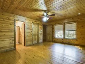 678 Old Phelps Road Huntsville, TX 77340