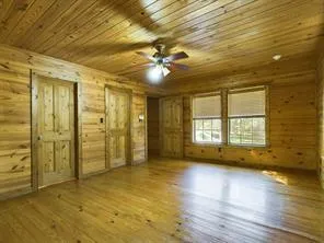678 Old Phelps Road Huntsville, TX 77340