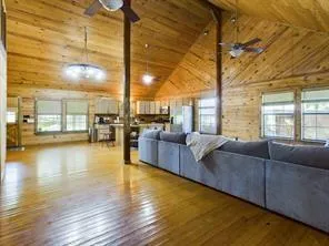 678 Old Phelps Road Huntsville, TX 77340