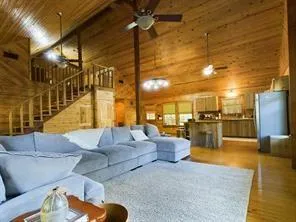 678 Old Phelps Road Huntsville, TX 77340
