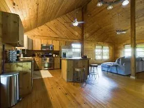 678 Old Phelps Road Huntsville, TX 77340
