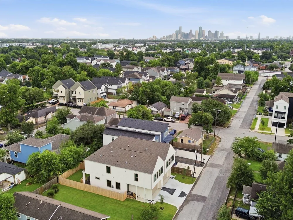 3510 Delhi Street Houston, TX 77022