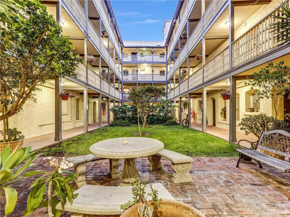 800 Pacific #109 Long Beach, CA 90813