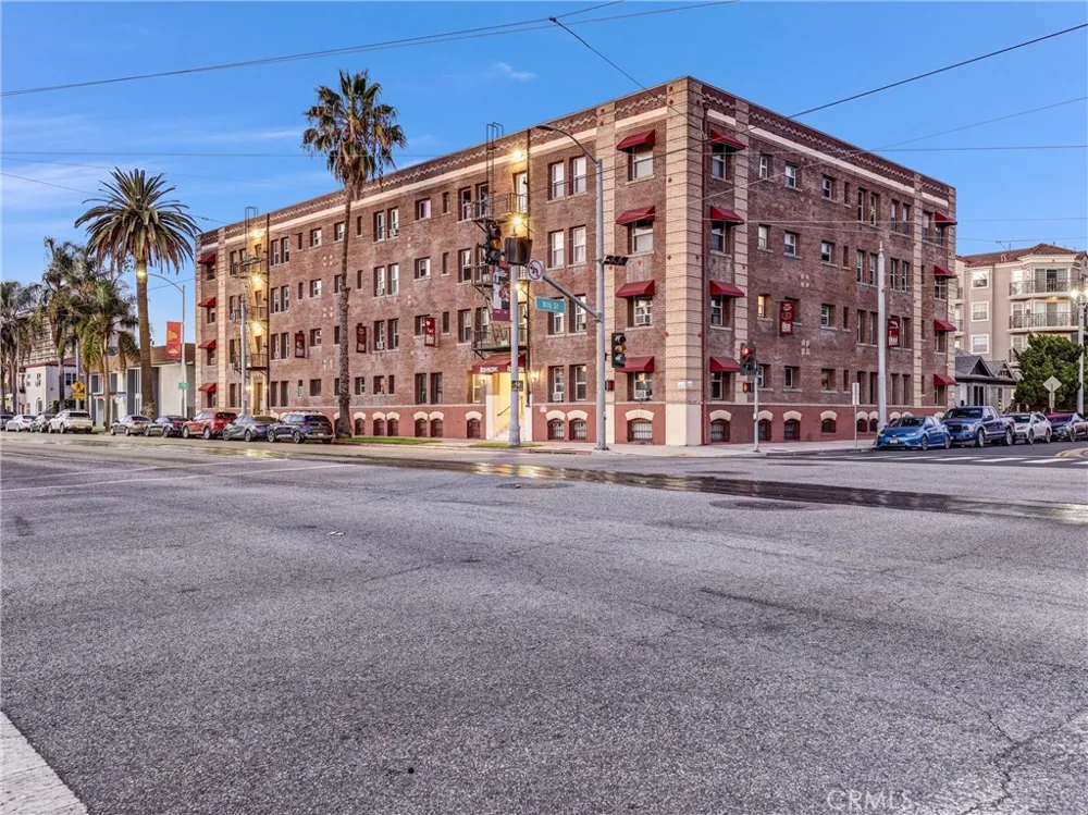 800 Pacific #109 Long Beach, CA 90813