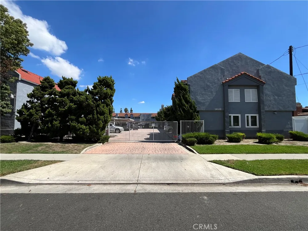 14030 McClure Avenue #108 Paramount, CA 90723