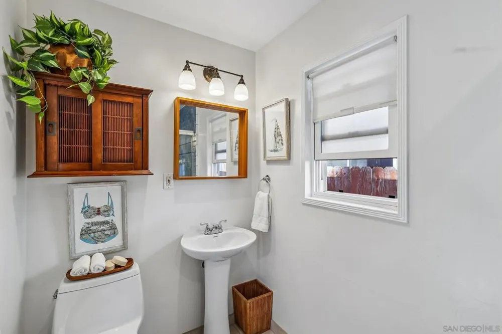 4390 Niagara Ave San Diego, CA 92107