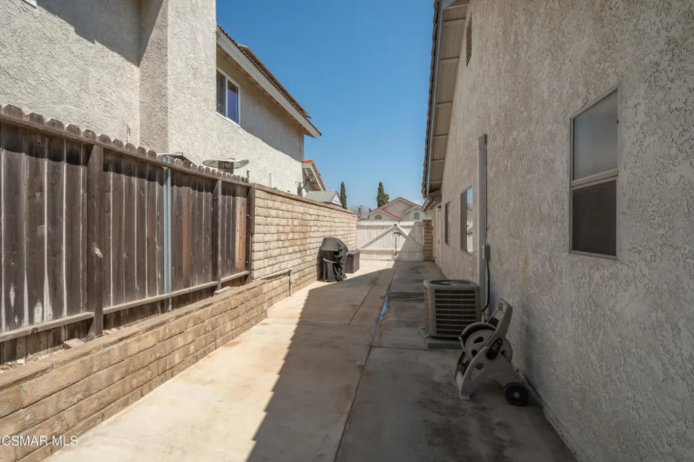 6075 Fremont Circle Camarillo, CA 93012