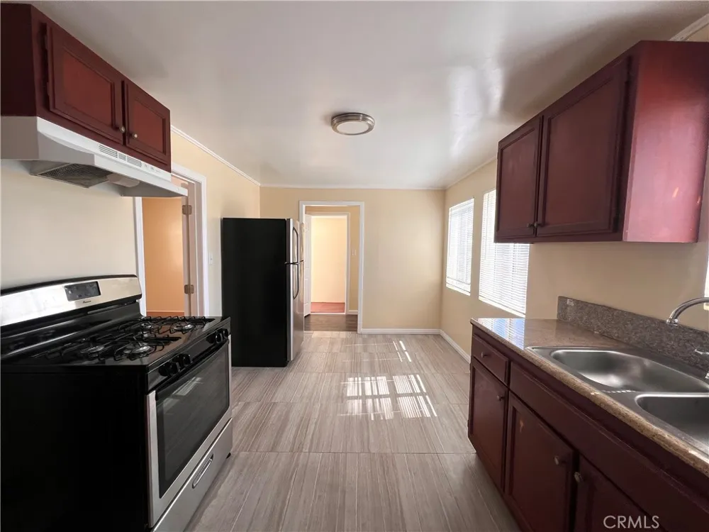 12924 Prairie Avenue #C Hawthorne, CA 90250