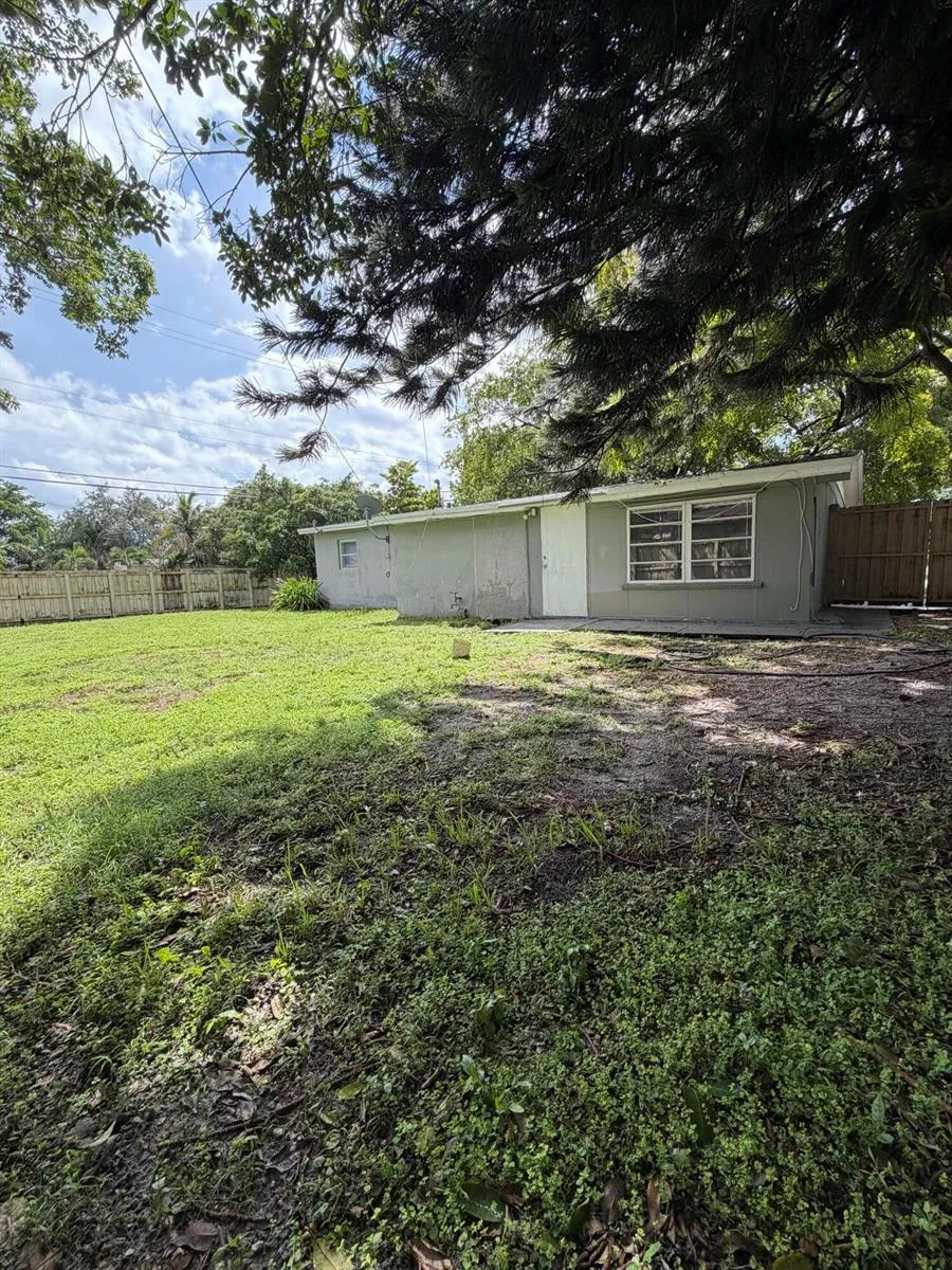 3820 SW 61ST AVENUE Davie, FL 33314
