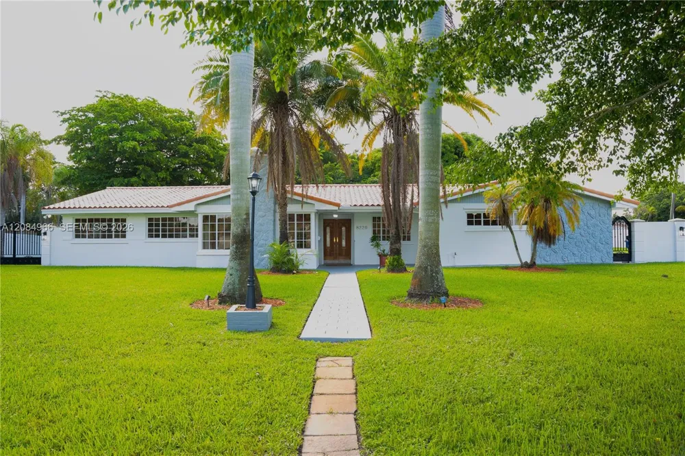 8220 SW 87th Ter #8220 Miami, FL 33143