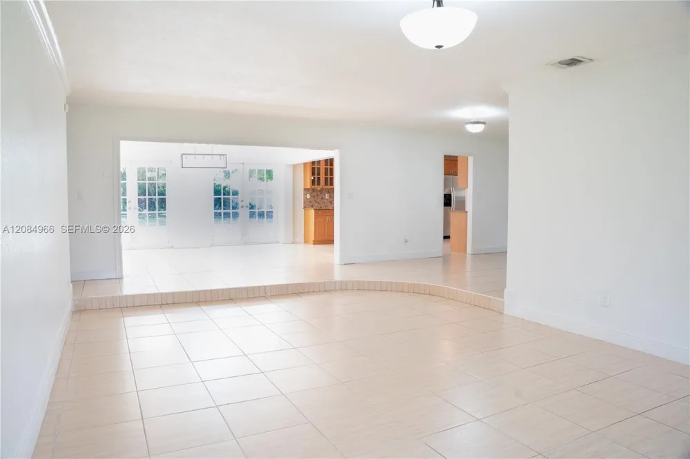 8220 SW 87th Ter Miami, FL 33143
