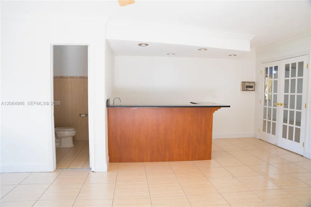 8220 SW 87th Ter Miami, FL 33143