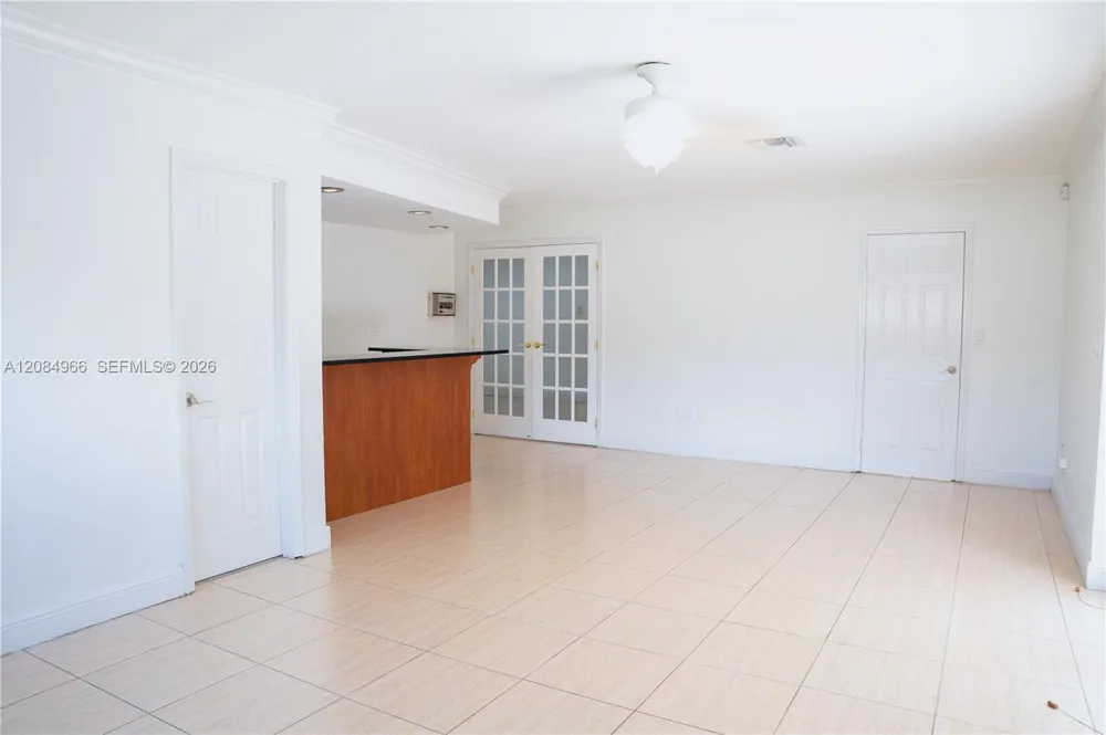 8220 SW 87th Ter Miami, FL 33143