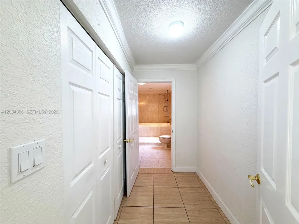 8220 SW 87th Ter Miami, FL 33143