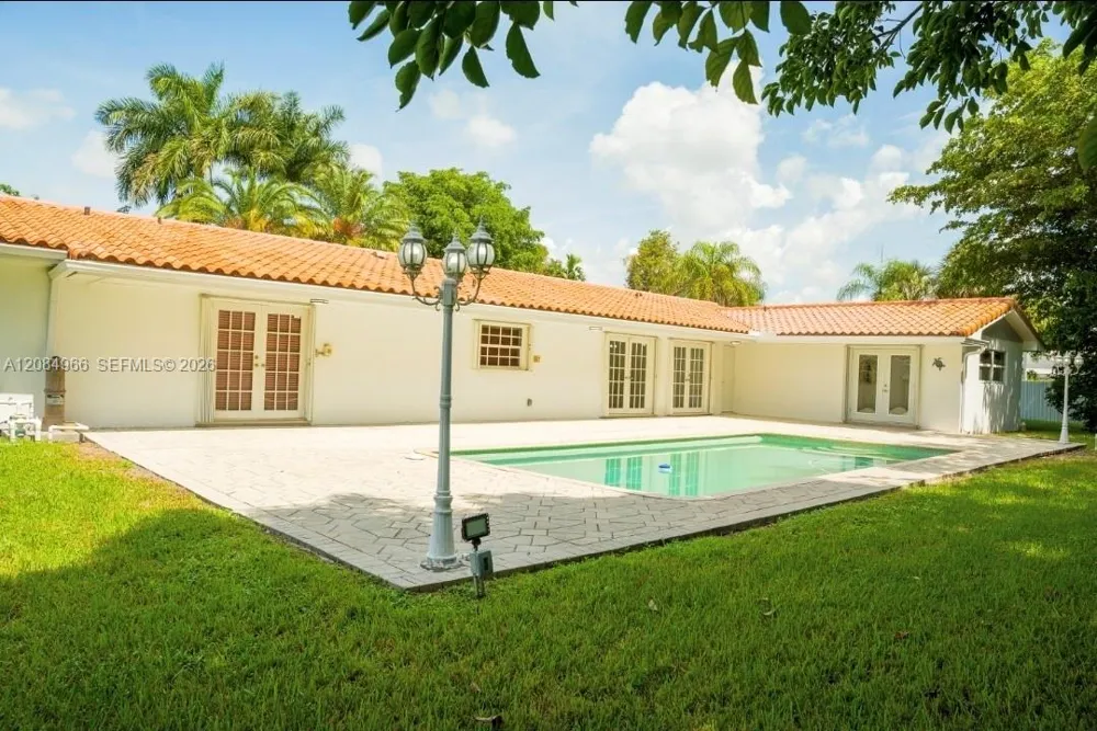 8220 SW 87th Ter Miami, FL 33143
