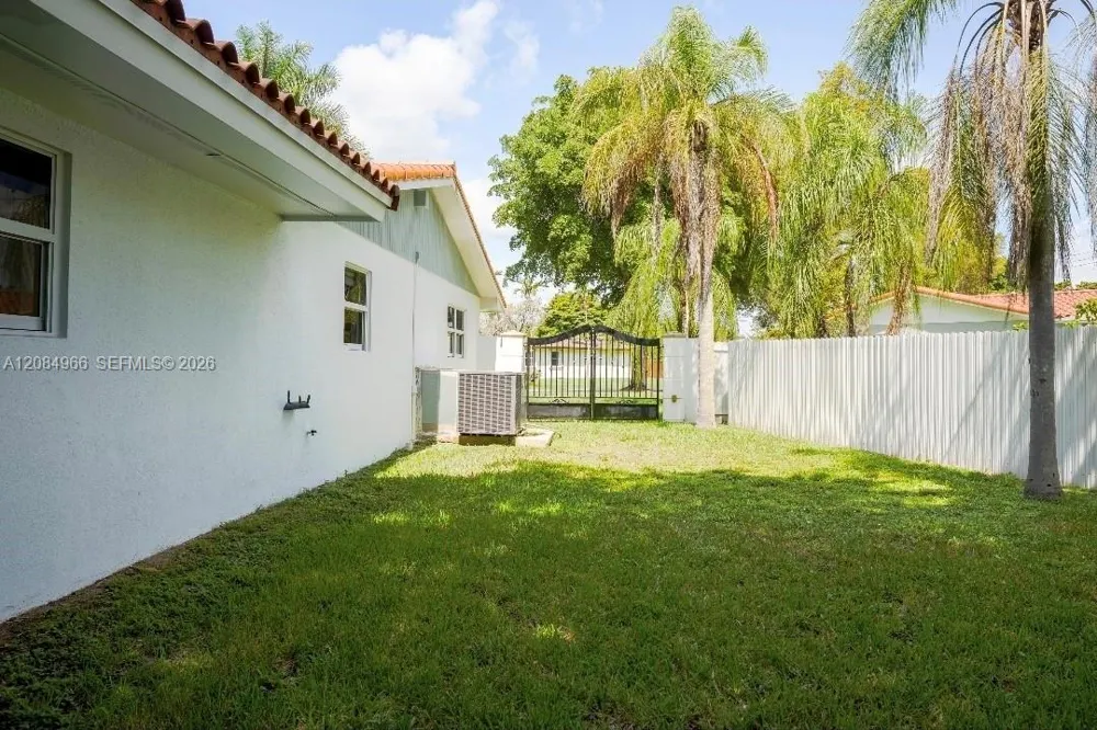 8220 SW 87th Ter Miami, FL 33143