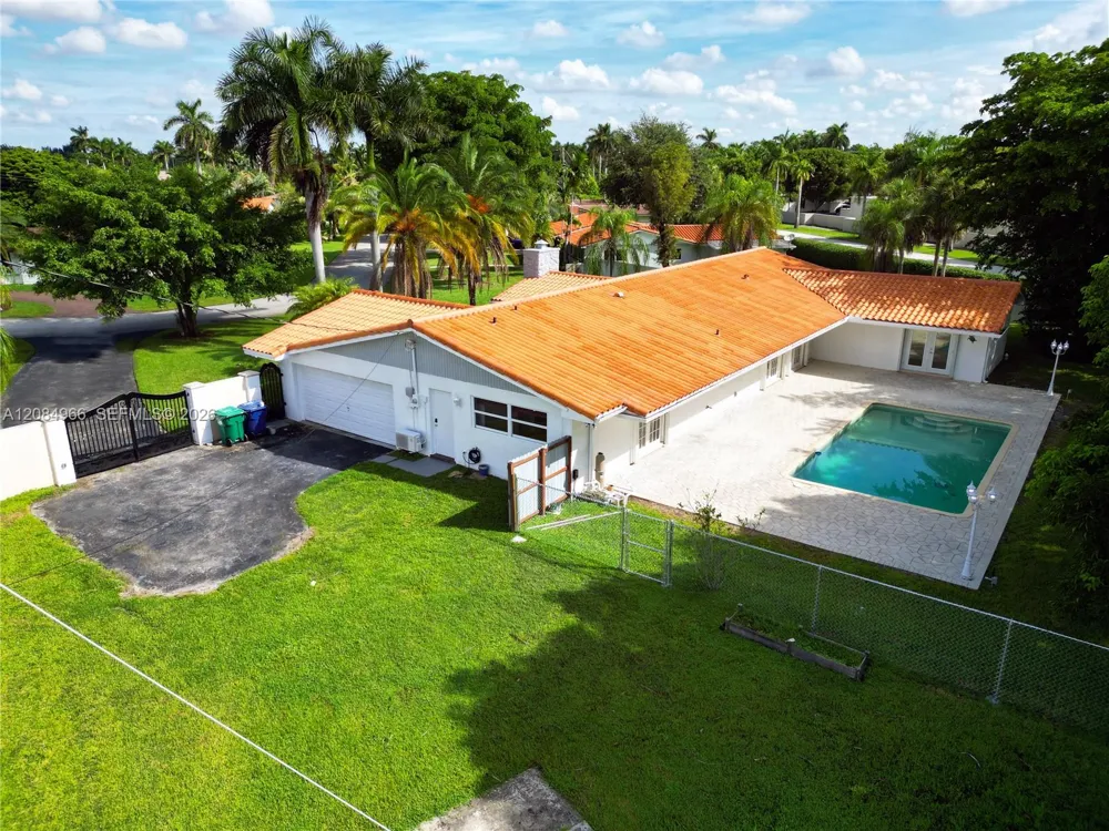 8220 SW 87th Ter Miami, FL 33143