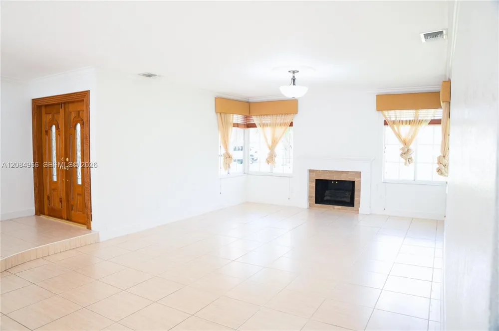 8220 SW 87th Ter Miami, FL 33143