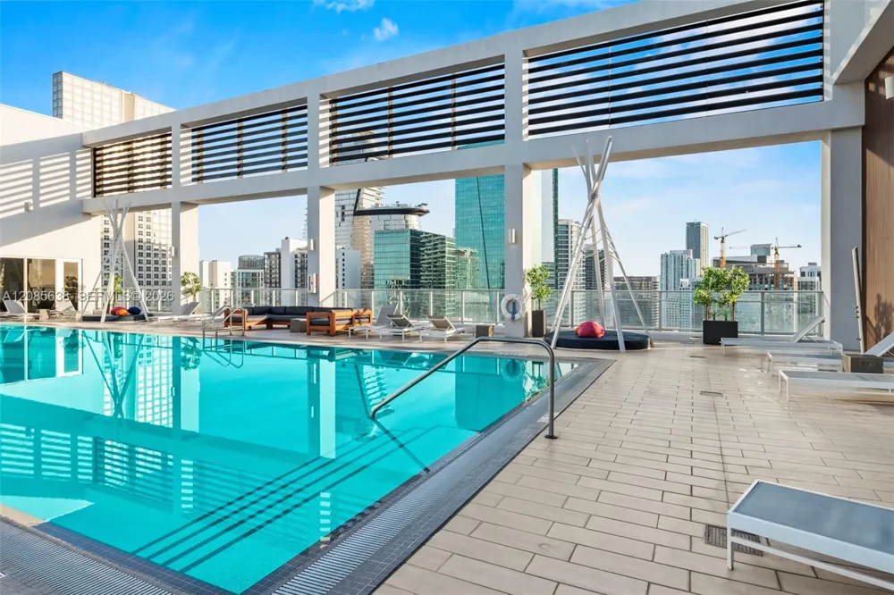 151 SE 1st St #1104 Miami, FL 33131
