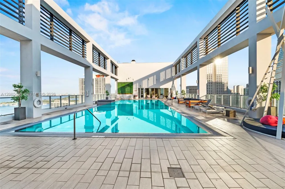 151 SE 1st St #1104 Miami, FL 33131
