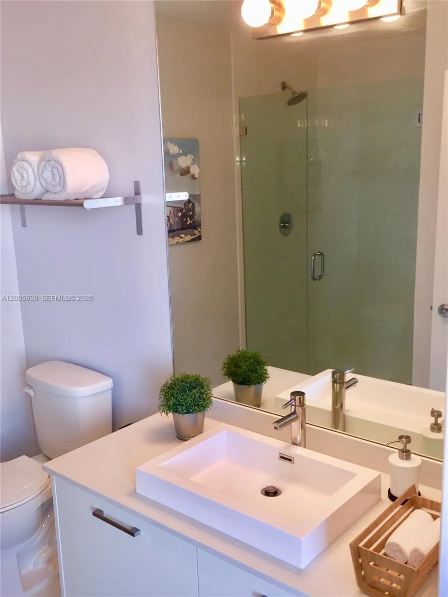 151 SE 1st St #1104 Miami, FL 33131