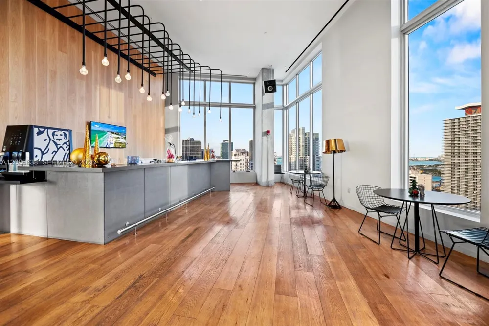 151 SE 1st St #1104 Miami, FL 33131