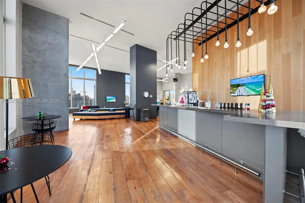 151 SE 1st St #1104 Miami, FL 33131
