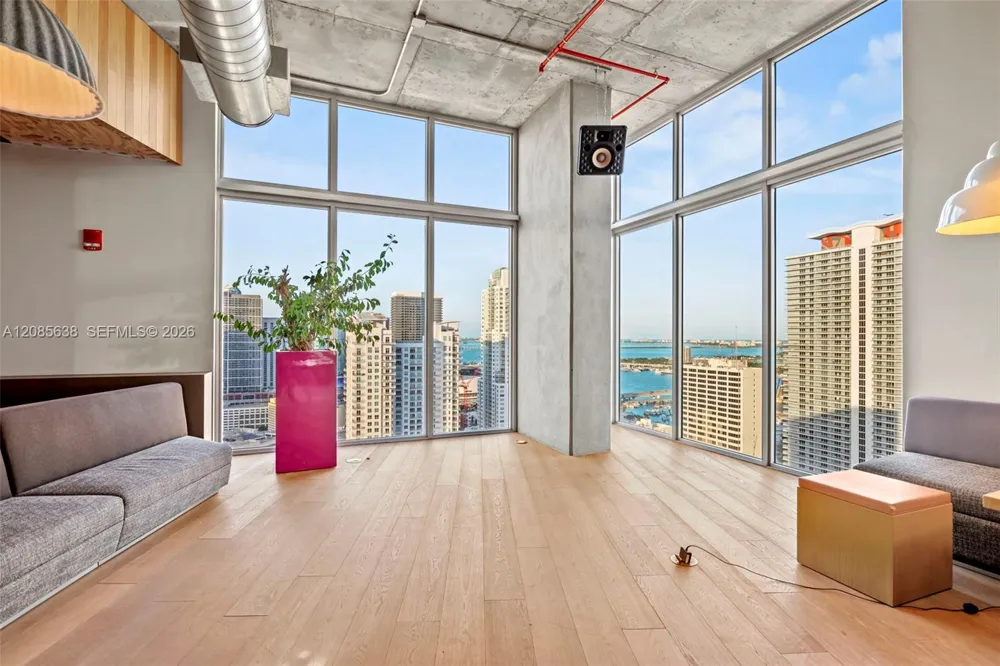 151 SE 1st St #1104 Miami, FL 33131