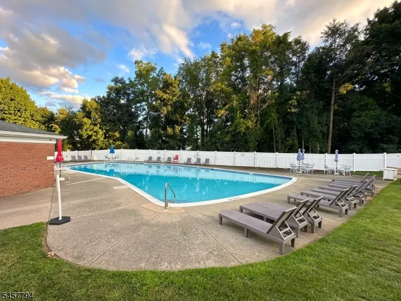 53 Knox Ter #2A Unit 2A Wayne, NJ 07470