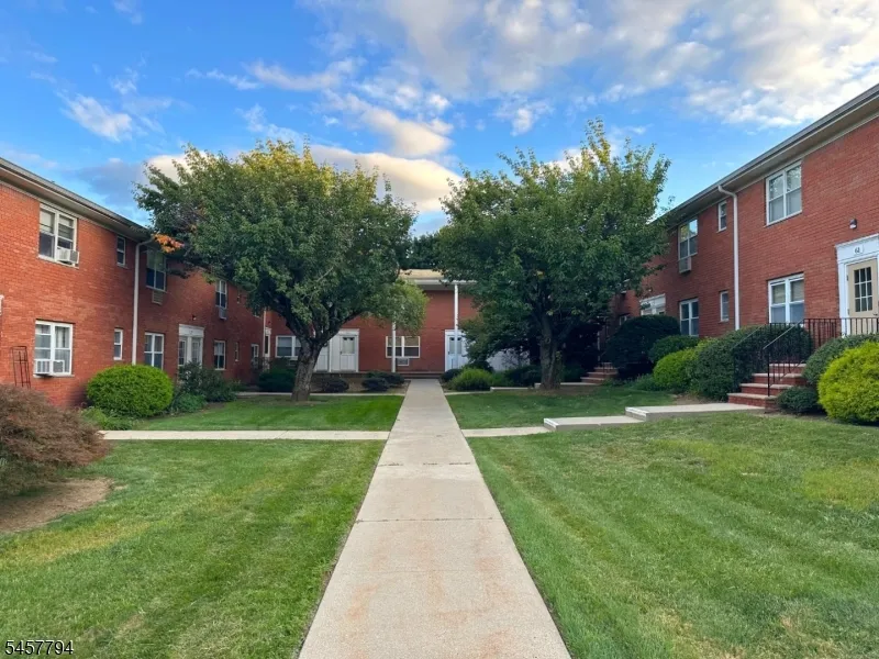 53 Knox Ter #2A Unit 2A Wayne, NJ 07470